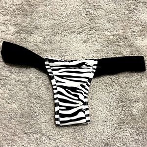 NWOT Thong Swim bottom